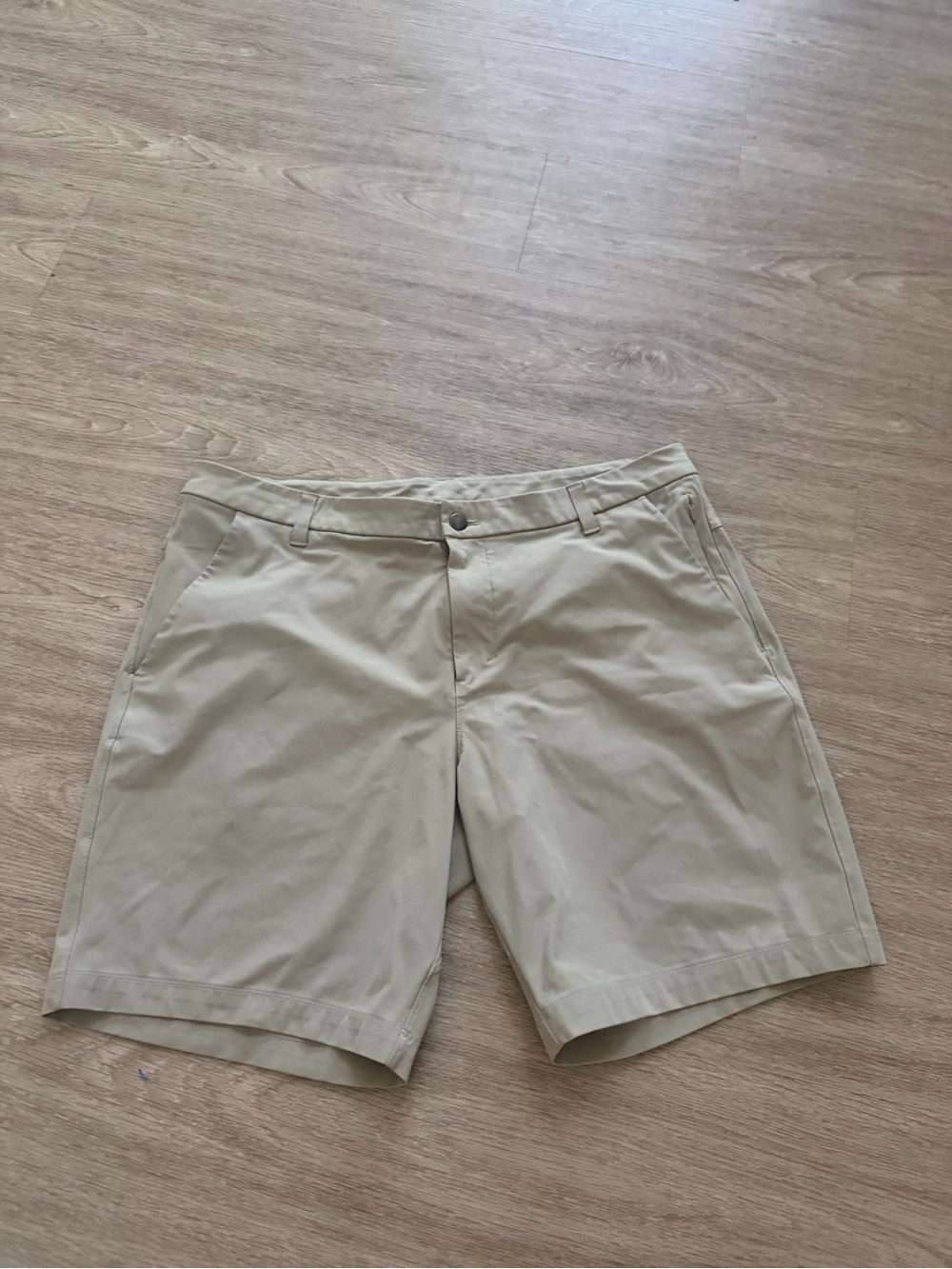 Lululemon Commission Golf Shorts Tan Khaki Warpstreme athletic size 36 - Picture 1 of 4